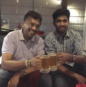 Meet your Posher, Akash